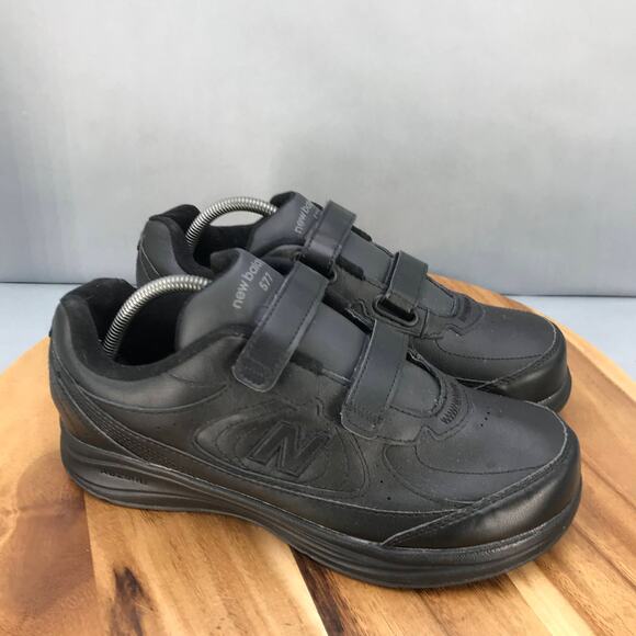 New Balance 577 Walking Shoes Mens 9 4E Black Leather Lace Up‎ Low Top - Picture 1 of 8